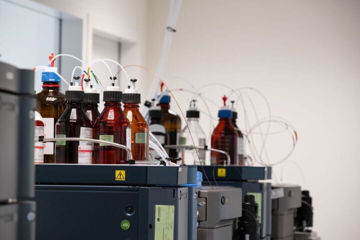 𝗢𝗻𝗱𝗲𝗿𝘇𝗼𝗲𝗸 𝗻𝗮𝗮𝗿 𝟱-𝗙𝗹𝘂𝗼𝗿𝗼𝘂𝗿𝗮𝗰𝗶𝗹𝘀𝗽𝗶𝗲𝗴𝗲𝗹𝘀 𝗯𝗶𝗷 𝗽𝗮𝘁𝗶ë𝗻𝘁𝗲𝗻 𝗺𝗲𝘁 𝗸𝗮𝗻𝗸𝗲𝗿